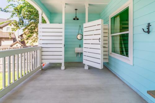 Campa Pajama Lakeside Getaway