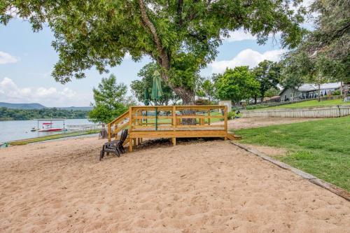 River Oaks Lookout - Unit B