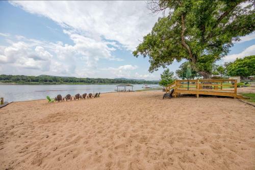 River Oaks Lookout - Unit B