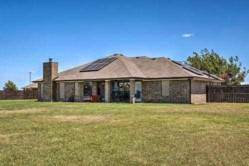 Spacious Killeen Home With Large Yard And Patio!