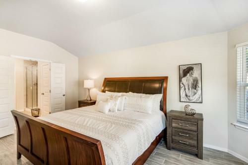 Modern Living In Lago Vista