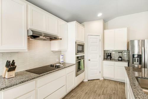 Modern Living In Lago Vista
