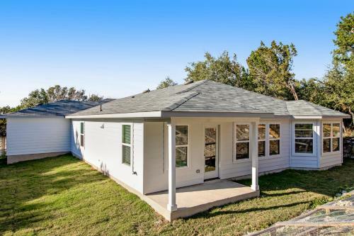 Modern Living In Lago Vista