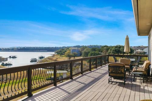 Lake View Oasis