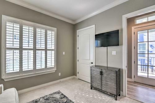 Sleek Lakeside Townhome By Kemah Beach And Nasa