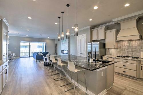 Sleek Lakeside Townhome By Kemah Beach And Nasa