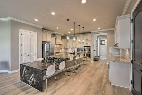 Sleek Lakeside Townhome By Kemah Beach And Nasa