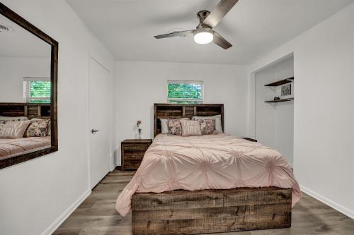 New Charming House With Hot Tub And Grill And Pool Table