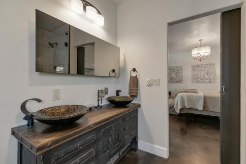 Luxury Studio With Hot Tub And Grill