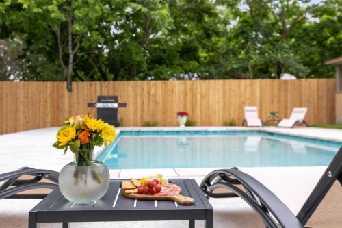 Luxury Haus Near Main St With Pool And Fire Pit