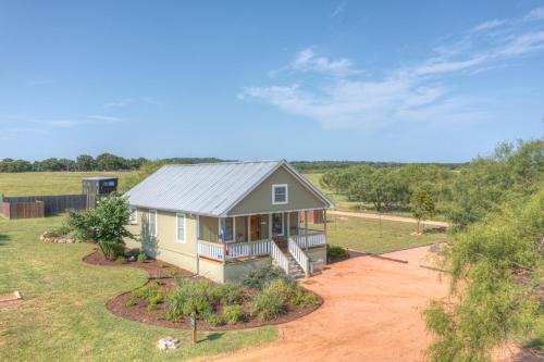 New Gorgeous Home With Hot Tub And Grill