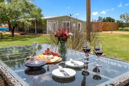 New Gorgeous Home With Hot Tub And Grill