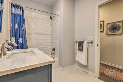 Apartamento Single-story Condo Less Than 1 Mile From Downtown!