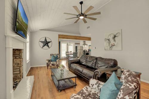 Gorgeous Home On Wine Trail With Fire Pit