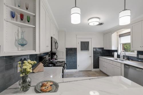 Gorgeous Home With Grill 5min From Mainst