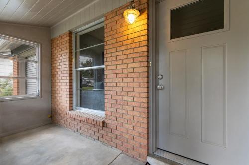 Gorgeous Home With Grill 5min From Mainst