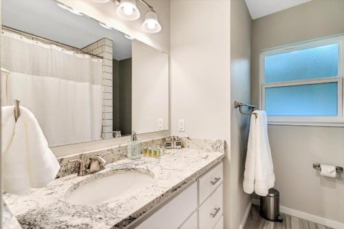 New! Luxury Home Just 5 Min From Main St!