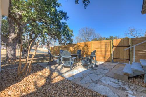 Charming Craftsman Haus With Hot Tub And Fire Pit!