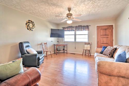 Pet-friendly Fredericksburg Home With Backyard!
