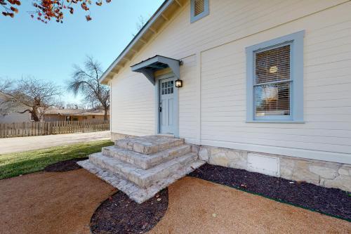 Kuhl Cottage