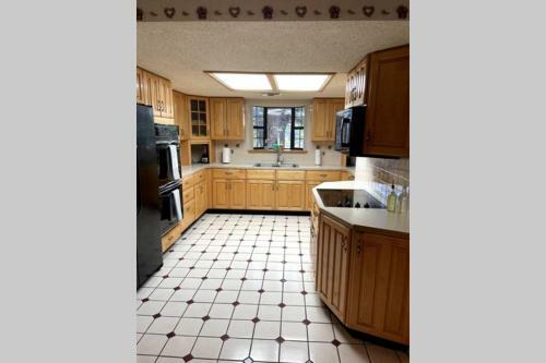 Spacious Home On Acreage In Liberty Hill!