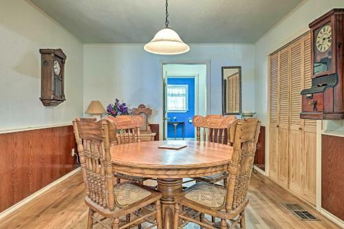 Llano Home With Yard Walk To Restaurants!