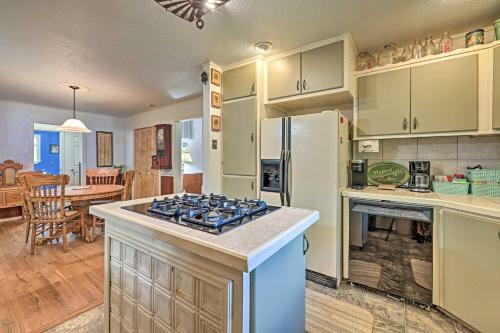 Llano Home With Yard Walk To Restaurants!