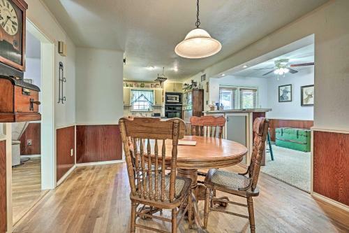 Llano Home With Yard Walk To Restaurants!