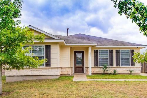Newly Minted Bungalow, Near Austin