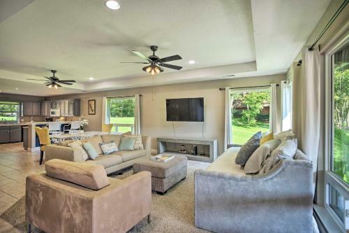 Modern Mabank Getaway With On-site Reservoir Access!