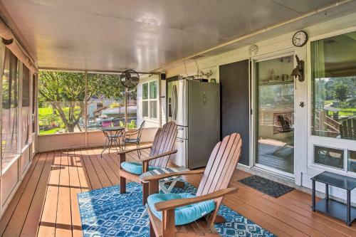 Modern Mabank Getaway With On-site Reservoir Access!