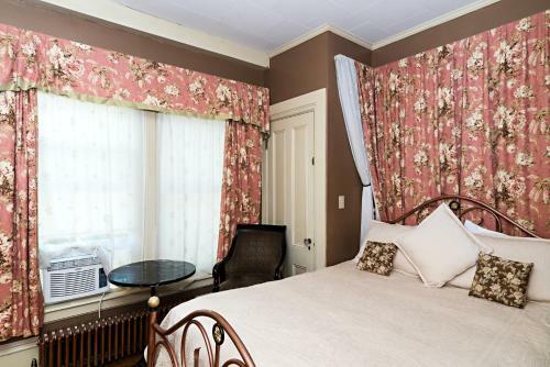Bed & Breakfast Silver Fountain Inn