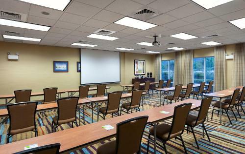 Hotel Fairfield Inn & Suites Elizabeth City