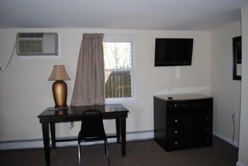 Shore Point Motel