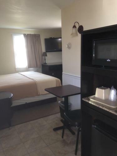 Shore Point Motel