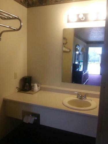 Posada Whispering Creek Lodging & Rv Resort