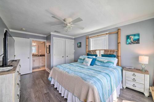 Apartamento Coastal Condo With Outdoor Pool - Pets Welcome!