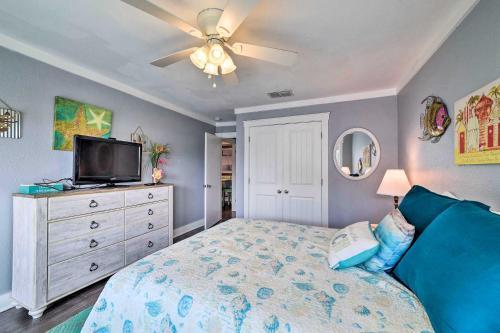 Apartamento Coastal Condo With Outdoor Pool - Pets Welcome!