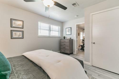 Beautiful Pet Friendly Home In Central Location! Home