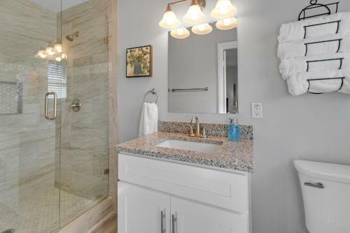 Beautiful Pet Friendly Home In Central Location! Home