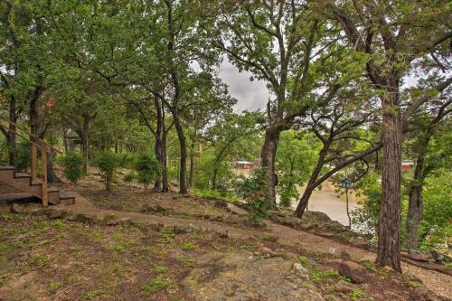Tranquil Palo Pinto Home With Deck And Boat Dock!