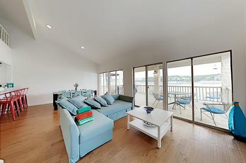 Lakepoint Cove Retreat