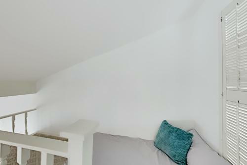 Lakepoint Cove Retreat