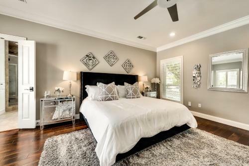 Villa Award Winning Water Front Home