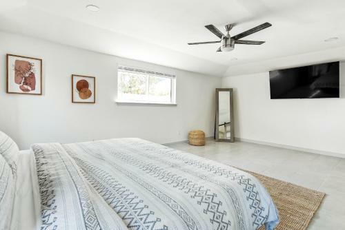 Remodeled 4 Bedroom Home With Pool And Pool Table
