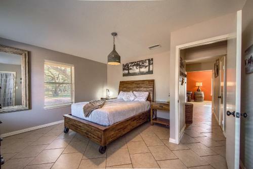 Hill Country Getaway Br 2230b
