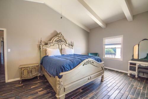 Hill Country Getaway Br 2230b