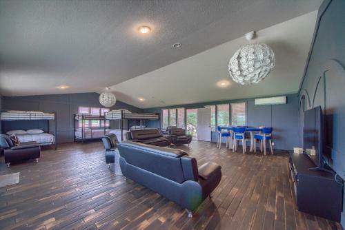 Hill Country Getaway Br 2230b
