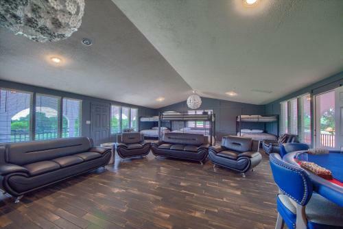 Hill Country Getaway Br 2230b
