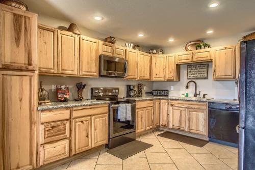 Hill Country Getaway Br 2230b
